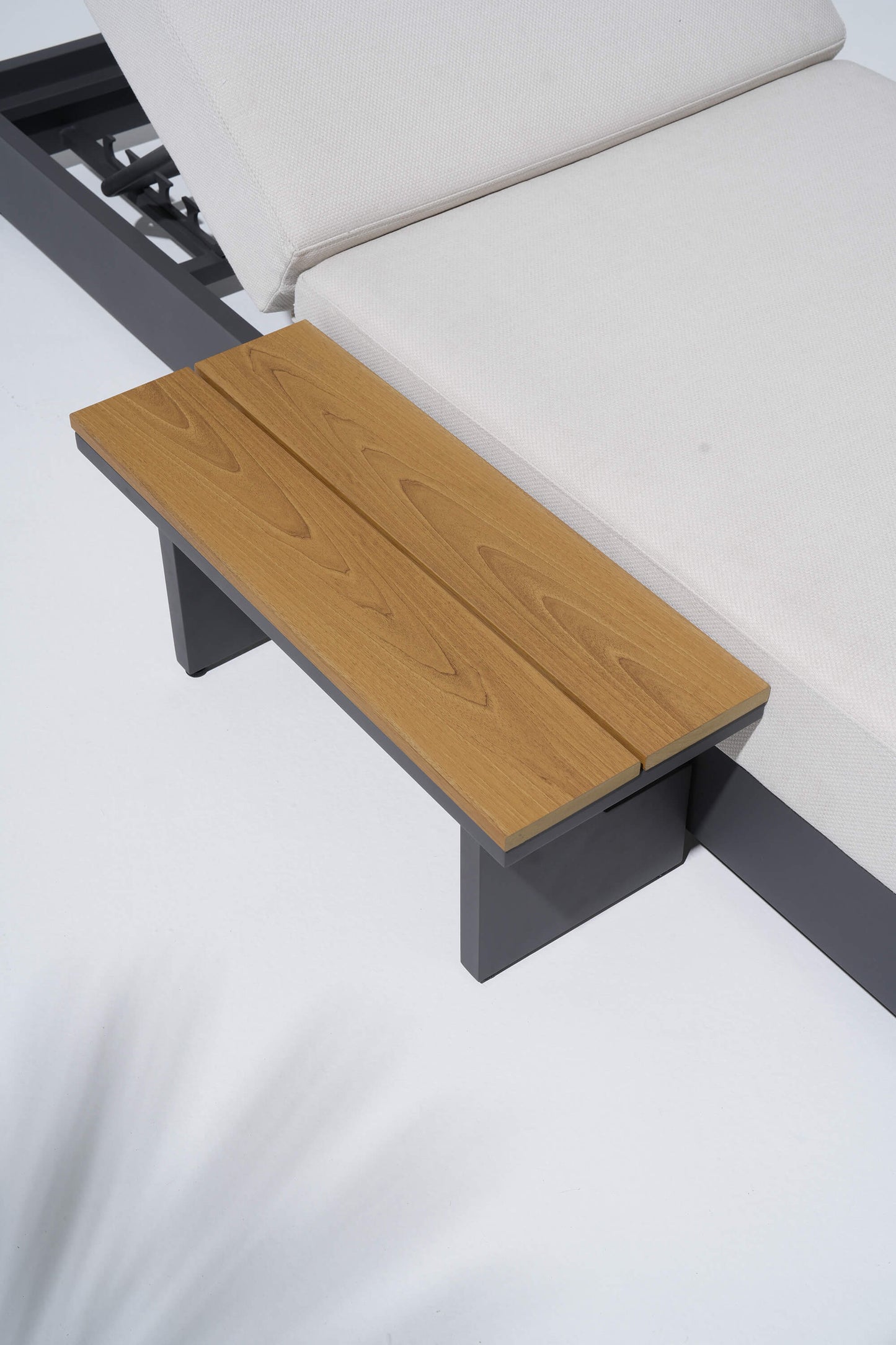 Aluminum outdoor chaise lounge adjustable backrest olefin cushion